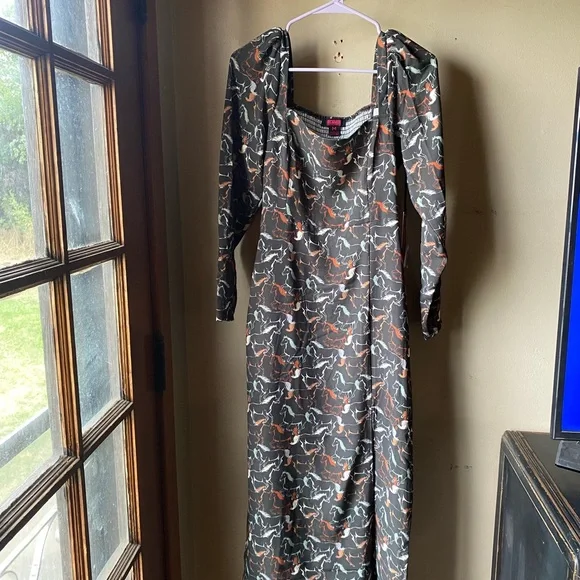 Western dress - Picture 2 of 5